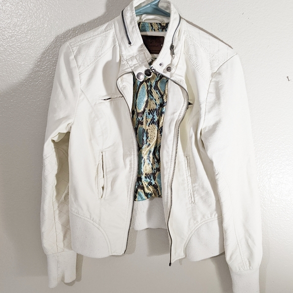 hollyland winter Jackets & Blazers - Hollyland winter white faux leather jacket